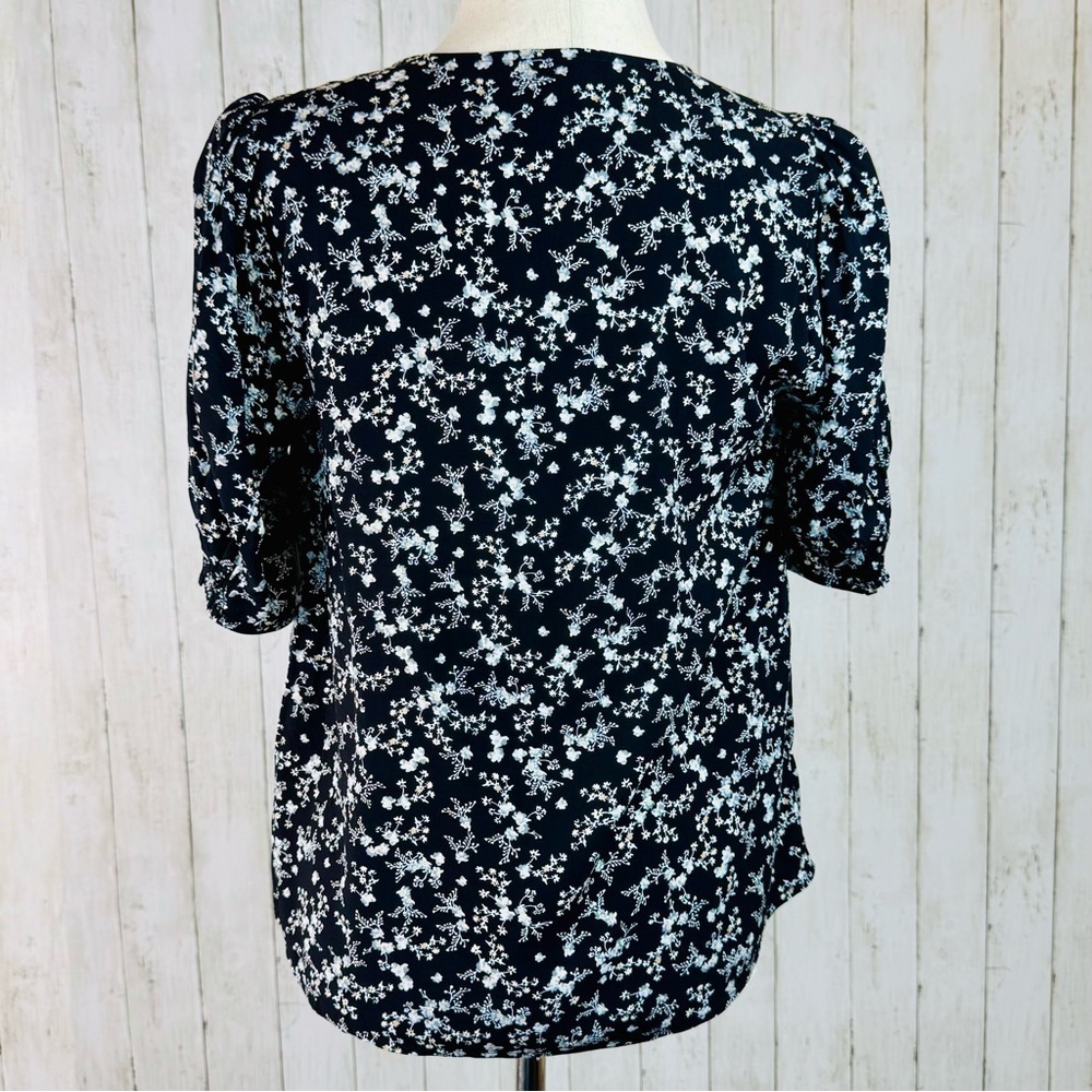 Old Navy | Puff Sleeve Blouse S – Chic Office to Evening Look ✨ - Picture 9 of 12